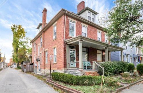 Downtown Columbus Maison | The Village Townhouse - 5 BR