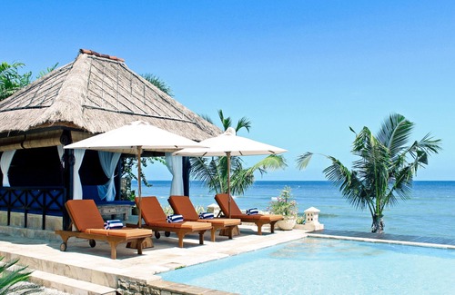 Dencarik Villa | Villa de luxe privée face à la mer à Lovina