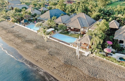 Dencarik Villa | Villa de luxe privée face à la mer à Lovina