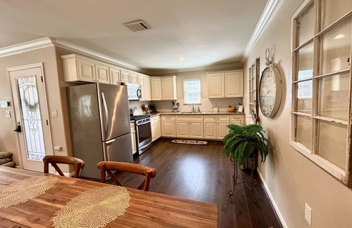 New Ulm Cottage | The Vine - Elegant "Wild Rose" Cottage on Vineyard with Private Lake, Sleeps 4