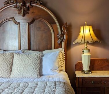 Downtown Toledo Lit Et Petit-Déjeuner | The Vistula Rose B & B