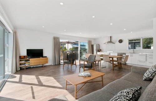 Waihi Beach Maison | The Waihi Beach House - Waihi Beach Holiday Home