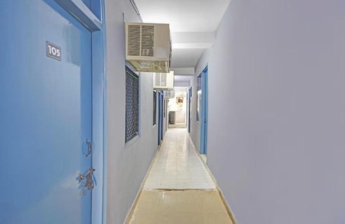 Sector 27 Hôtel | The Walk Inn