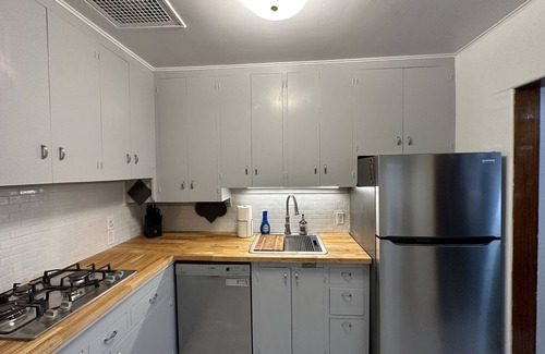 Stillwater Maison | The Walnut House - Right at OSU Greek Row and blocks from Theta Pond