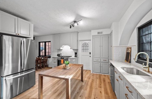 Shadyside Maison | The Walnut Suites - The Family Suite