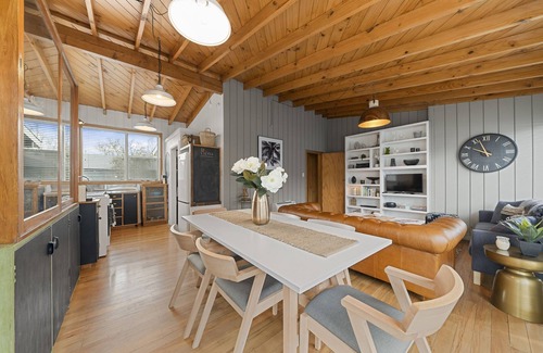 Martinborough Cottage | The Walnut Tree House - Maison de vacances Martinborough