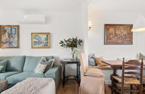 Robertson Maison | The Waratah Cottage