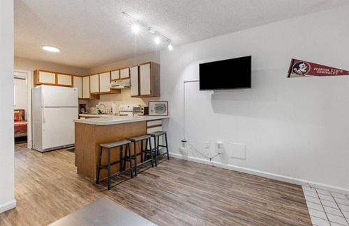 Tallahassee Copropriété | The Ward - Resort Style Gameday Condo
