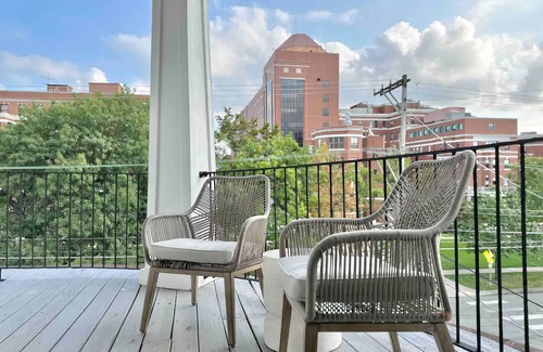 Bloomfield Appartement | The Warhola Bloomfield