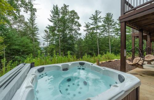 Nebo Maison | The Waterman Lakefront Luxury with Hot Tub & Private Dock!