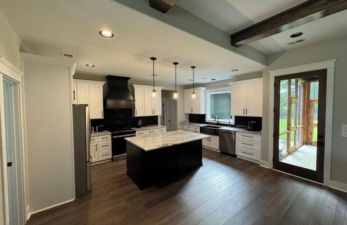 Red Banks Maison | The Waters Edge