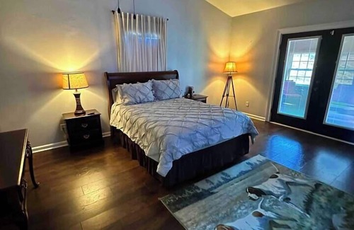 Pine Mountain Autre | The Waterview Lake House