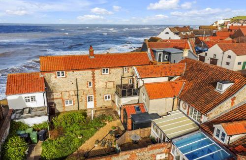Sheringham Maison | The Wave - 3 bed beach front home in Sheringham