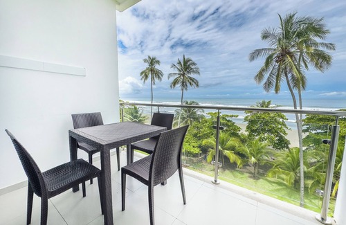 Bejuco Copropriété | The Wavefront Beachfront Condo