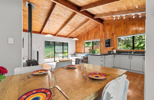 Onemana Maison | The Wee Bothy - Whangamata Holiday Home