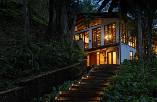 Ulapane Villa | The Weir House