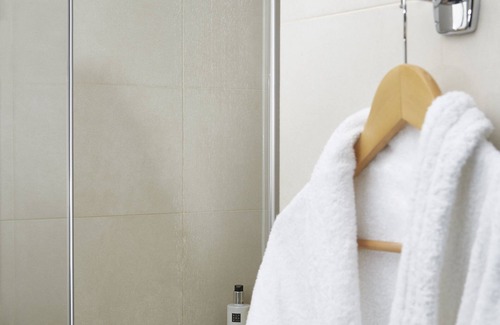 Stratford and New Town Hôtel | The Westbridge Hotel