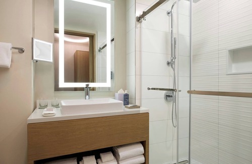 Queens Hôtel | The Westin Flushing Laguardia Airport