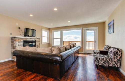 Lincoln City Maison | The Whale