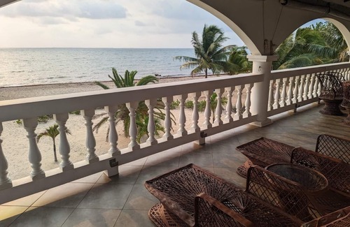 Placencia Villa | The White House in Placencia. Luxury villa right on the beach