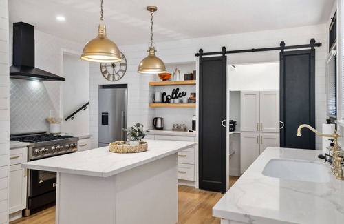 Buckley Maison | The White House on Main Street