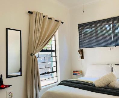 Hartbeespoort Appartement | The White House