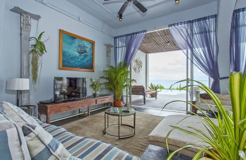 Mai Khao Maison | VillaThe White Pearl 5BR Villa moderne avec piscine sur le front de mer