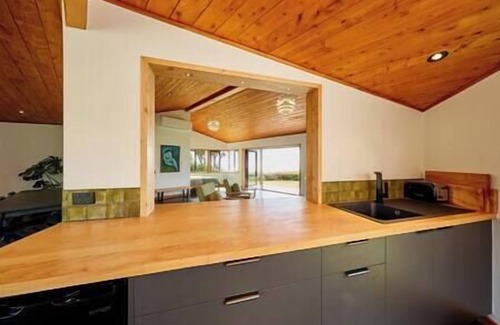 Hapuku Maison | The Whole Front House