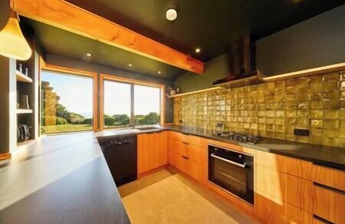 Hapuku Maison | The Whole Front House