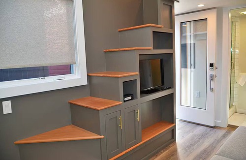 Alphabet Historic District Hôtel | The Wiedler - Charming Tiny Home - AC, WiFi in the heart of the action!