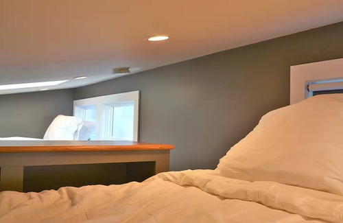 Alphabet Historic District Hôtel | The Wiedler - Charming Tiny Home - AC, WiFi in the heart of the action!