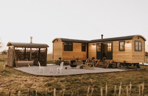 Aubourn Maison | The Wild Cherry Hideaway