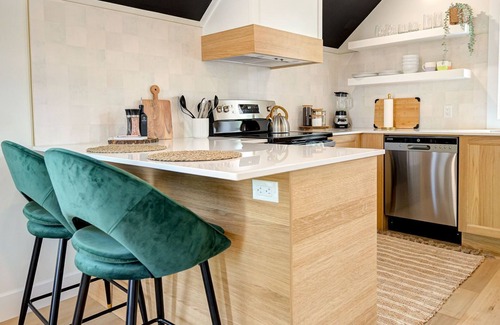 Kitchener Appartement | The Willow ⍋ | 1 Bed 1 Bath | 2nd Storey Suite
