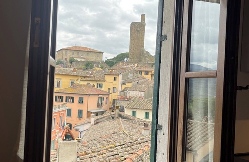 Castiglion Fiorentino Appartement | The window on the tower apartment new castiglion fiorentino