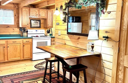 Weyerhaeuser Cabine | The Winding Cabin - down the road from Christie Mountain and more!