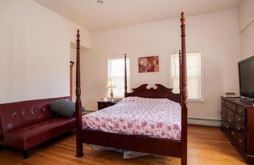 The Port Maison | The Windsor Inn Guest House