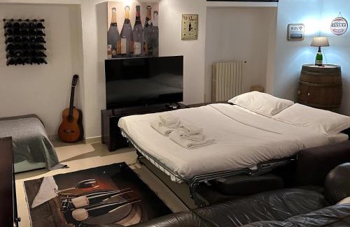 Abbadesse Appartement | The Wine Cave in Milan, huge 110sqm apartment, Milano, Central Station - La Cantinetta di Milano, Stazione Centrale
