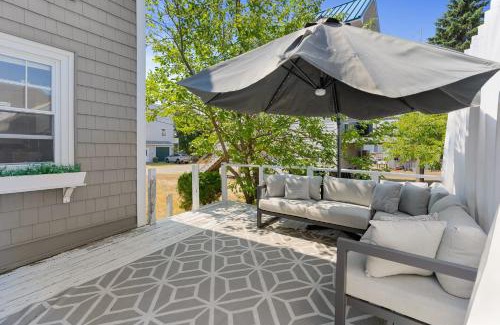 Newbury Maison | The Wishbone Steps to Beach Bunk House