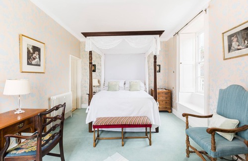 Kemerton Lit Et Petit-Déjeuner | The Wisteria Room