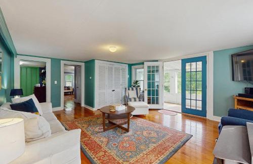 Wolfeboro Maison | The Wolfeboro House