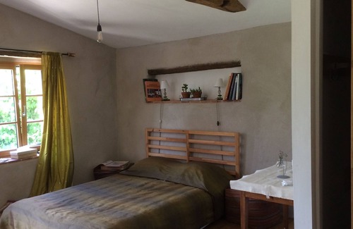Mauleon Maison | Le té à bois - petite maisonnette indépendante, ambiance chaux et pierre
