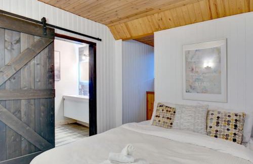 Mont-Tremblant Maison | The Woodland Cabin by Instant Suites - Old Village Mont-Tremblant