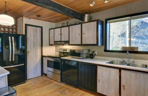 Mont-Tremblant Maison | The Woodland Cabin by Instant Suites - Old Village Mont-Tremblant
