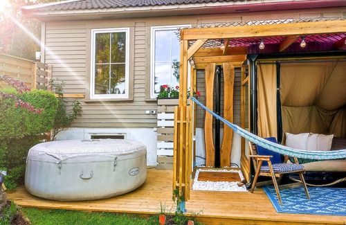 Arendal Maison | The Woodpecker Cottage Tree
