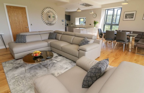 Cononley Maison | The Works