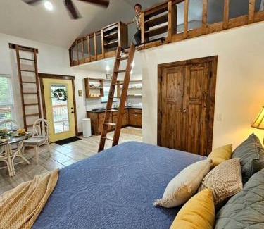Guthrie Maison | The Wren's Nest Lake Cottage