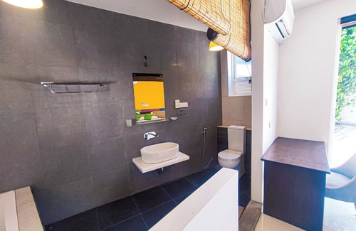 Seeduwa - Katunayake Villa | The Yacht Villa Near Colombo International Airport