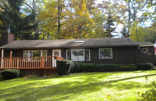 Perry Cottage | L'année Location Lakeside! Près de Letchworth State Park Finger Lakes!