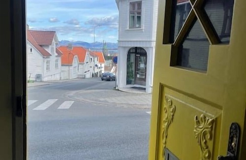Stavanger Maison | The Yellow Door Summa