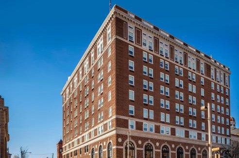 York Hôtel | The Yorktowne Hotel, Tapestry Collection by Hilton